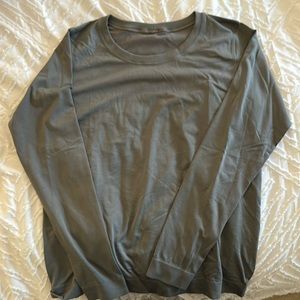 Lulu lemon long sleeve. No tag. Barely worn. No stains, rips, pulls, or pilling